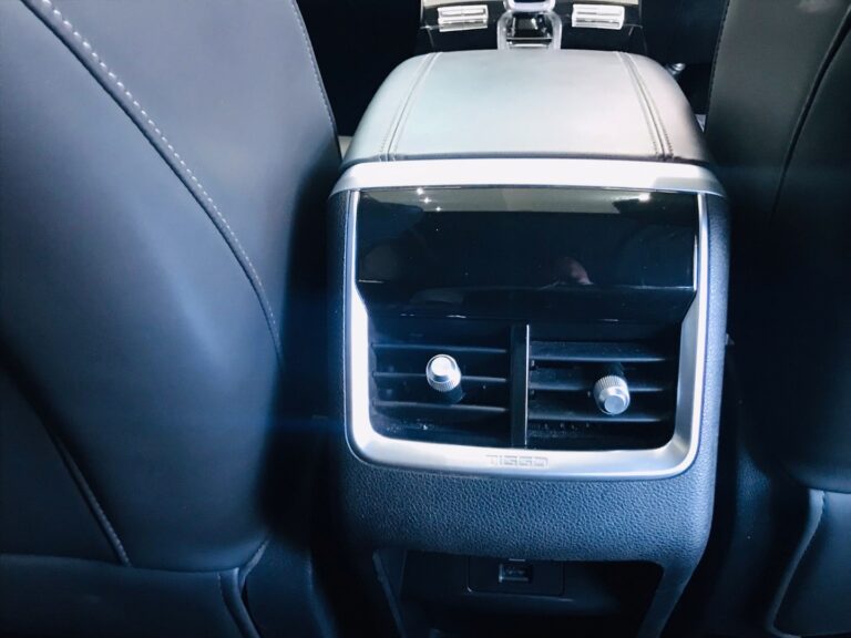 c2deb3bd-b548-4d44-9f99-0223f8b2c0ee