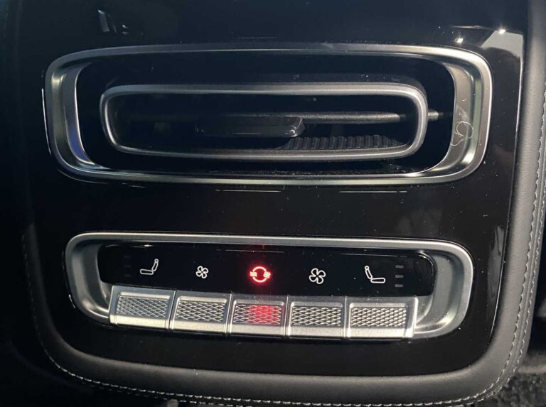 52830707-f9f3-46b9-84f5-8f8ee845ba0f