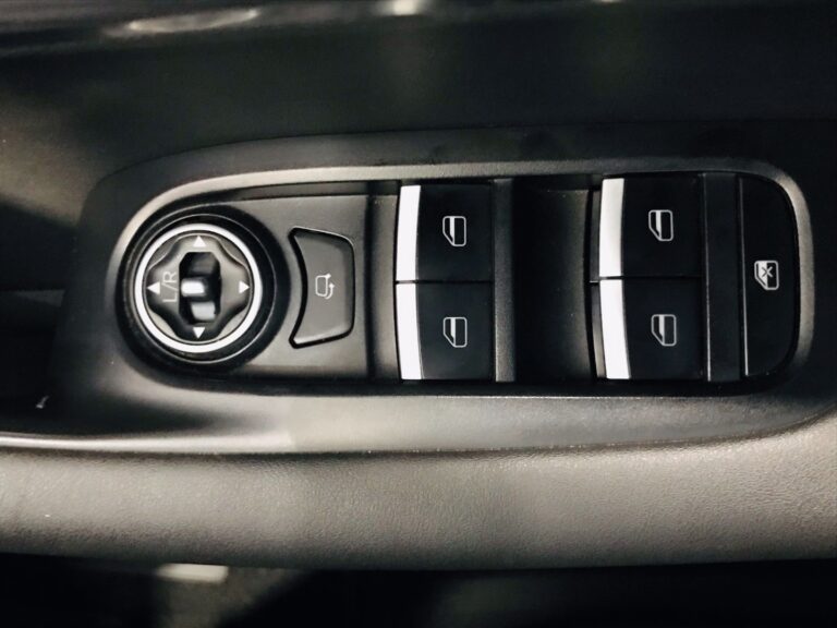 e467abe1-eaff-459a-8b7d-2f5f073ef5be