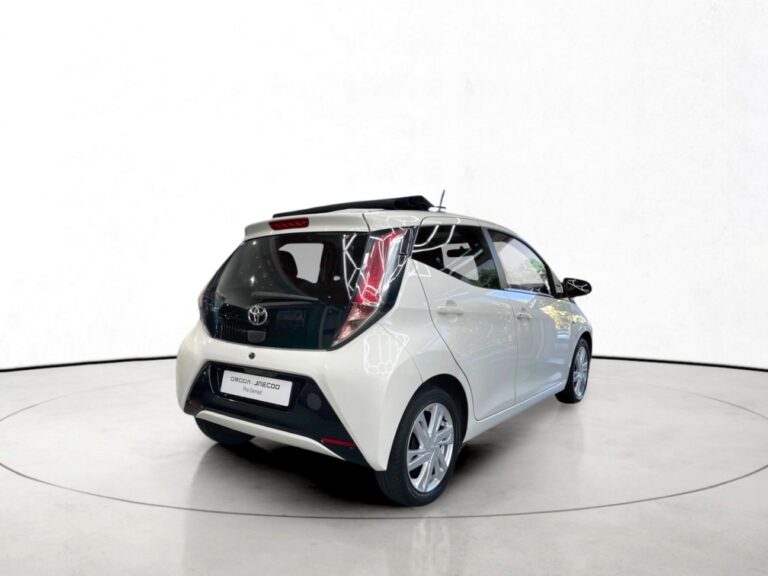 eca8f148-a5e2-4dc4-8e20-fb7e950ef809