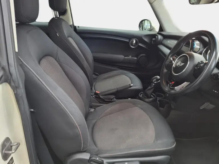 2a530c28-c0e4-483f-8e18-b2291636a053