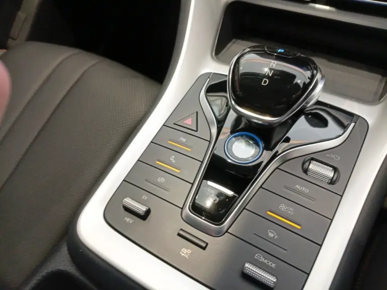 92e4dc8a-6102-420e-a5e6-50752d714a80